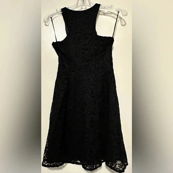 Express black lace dress size 0 - Picture 3 of 7
